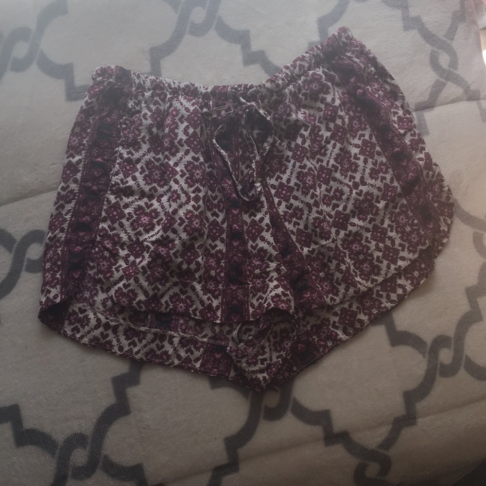 BRANDY MELVILLE flowy shorts